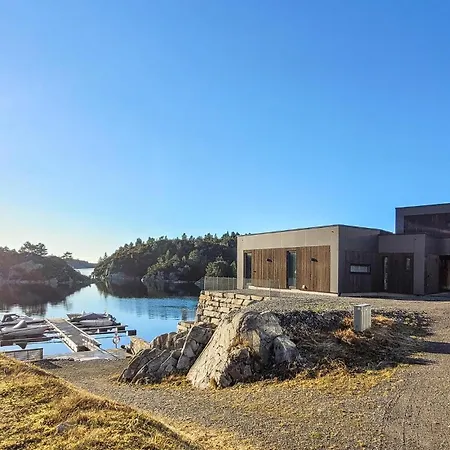 5 Bedroom Lovely In Urangsvag *