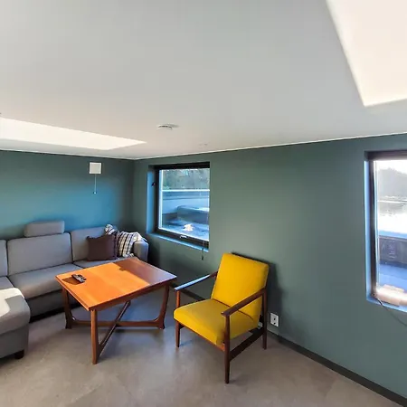 5 Bedroom Lovely In Urangsvag