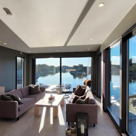 5 Bedroom Lovely In Urangsvag