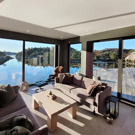 5 Bedroom Lovely In Urangsvag
