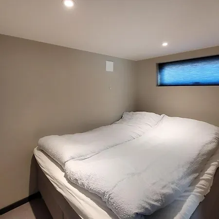 Holiday home 5 Bedroom Lovely In Urangsvag *