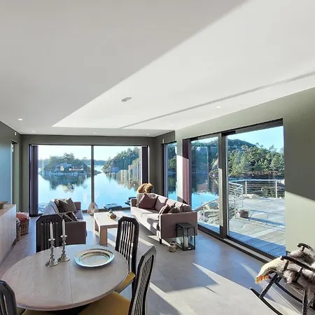 5 Bedroom Lovely In Urangsvag Holiday home *