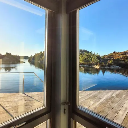 5 Bedroom Lovely In Urangsvag Holiday home