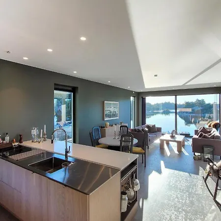 Дом отдыха 5 Bedroom Lovely In Urangsvag *