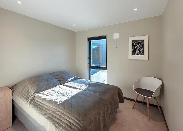 5 Bedroom Lovely In Urangsvag